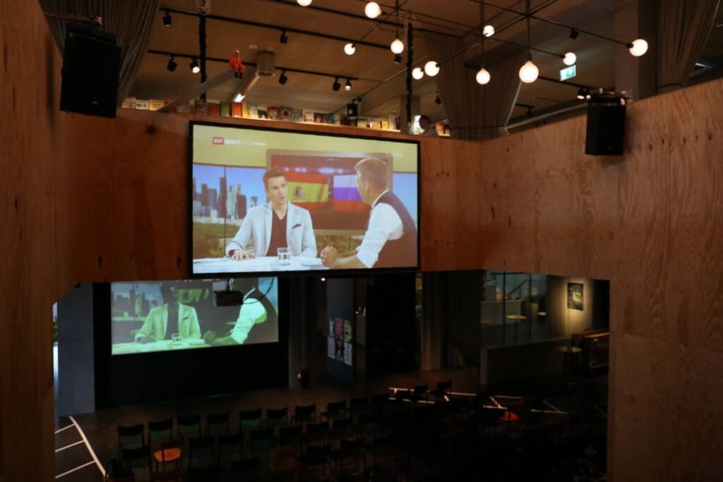 Public-Viewing im Kosmos-Kulturhaus